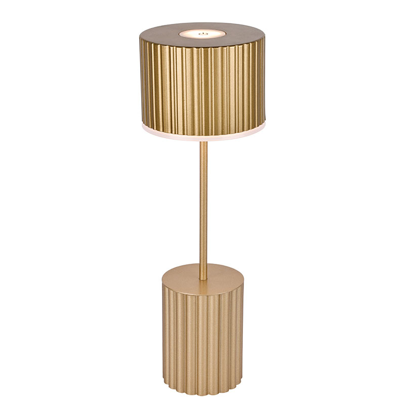 Mała lampa stołowa z metalowym kloszem na baterię